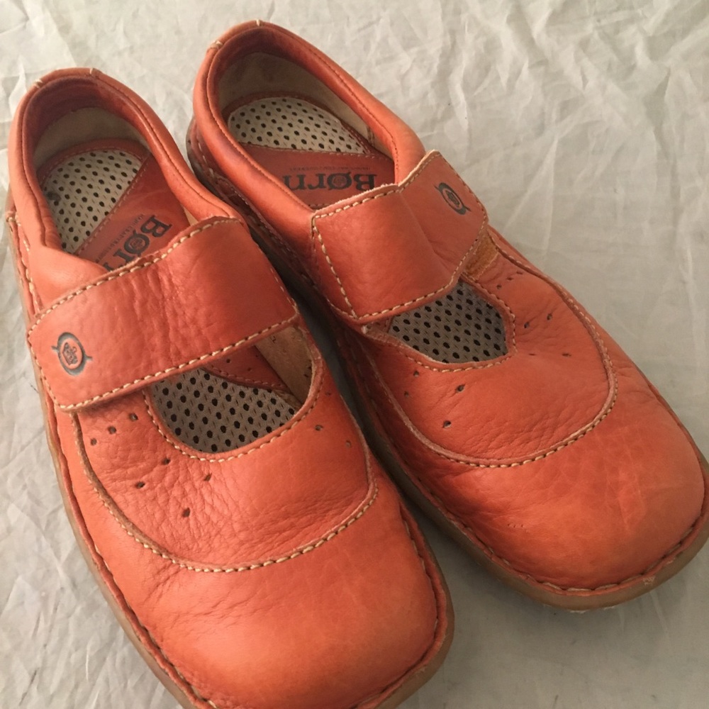 Born slip on red Womens shoes sz 6